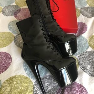 Pleasers Adore 1020 Vinyl